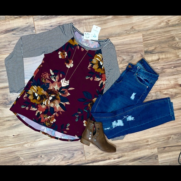 Floral Top - Picture 1 of 1